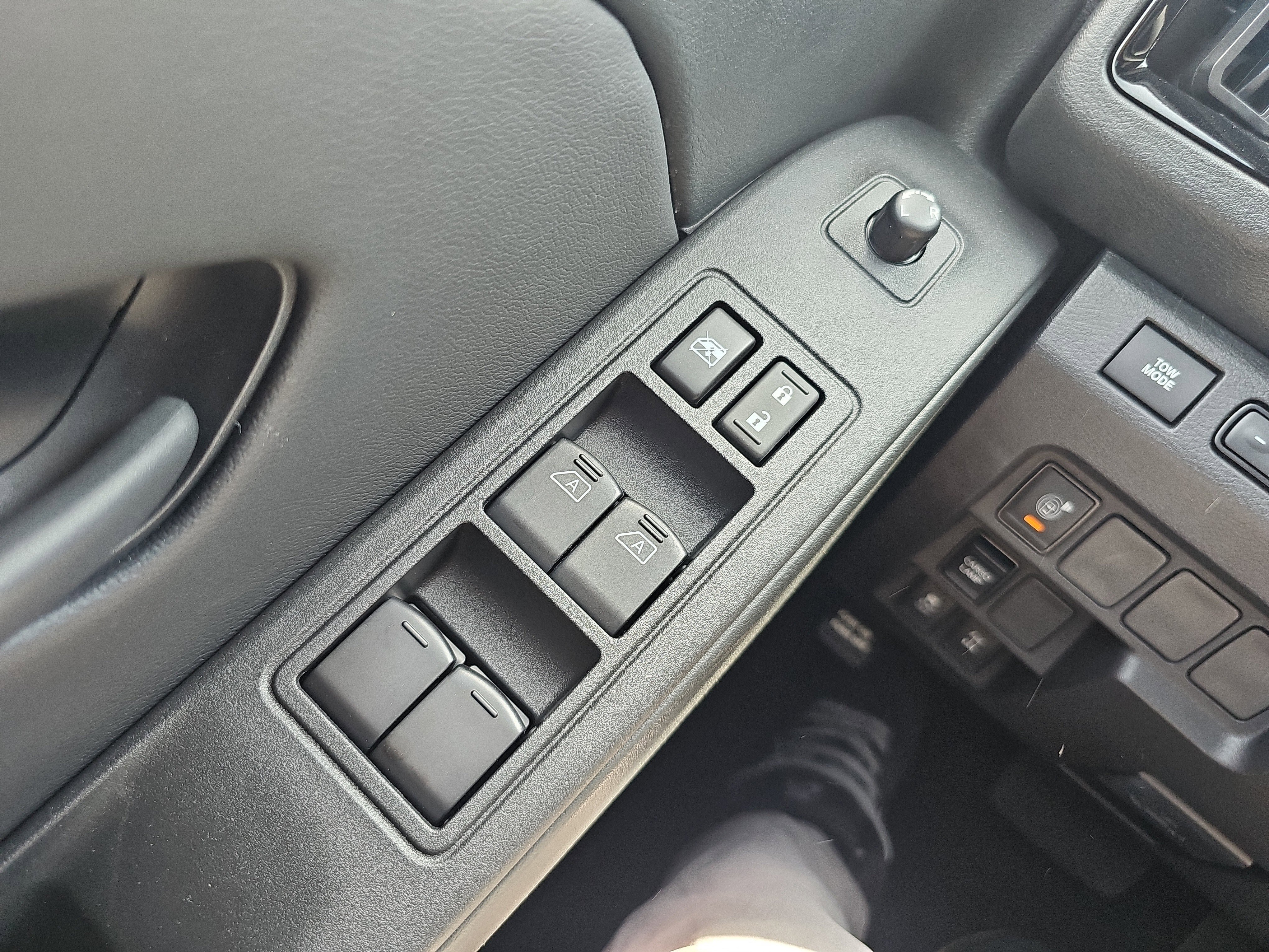 New 2026 Nissan Frontier PRO-4X AWD/4WD image 18