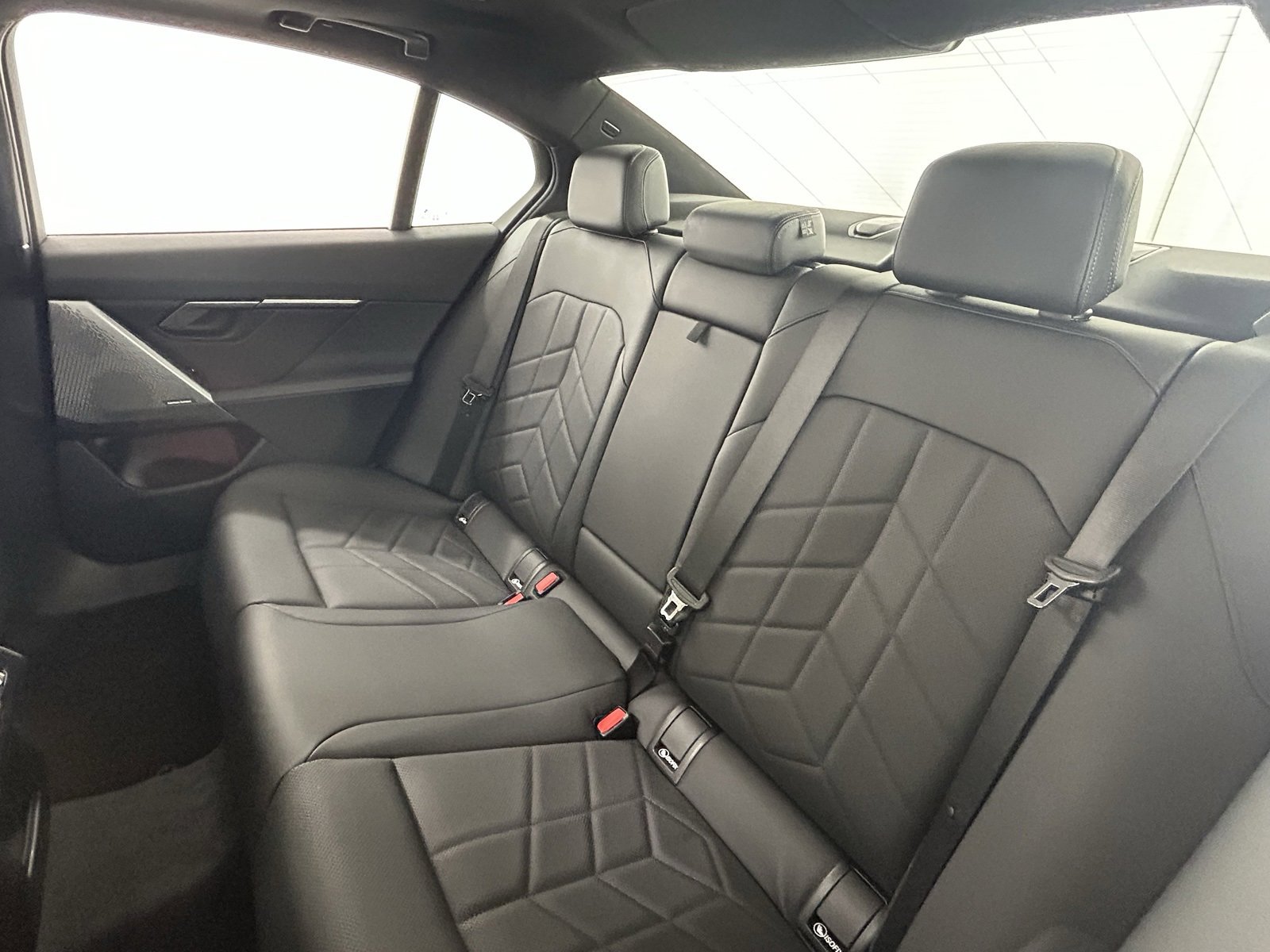 Used 2024 BMW i5 eDrive40i w/ M Sport Package image 32