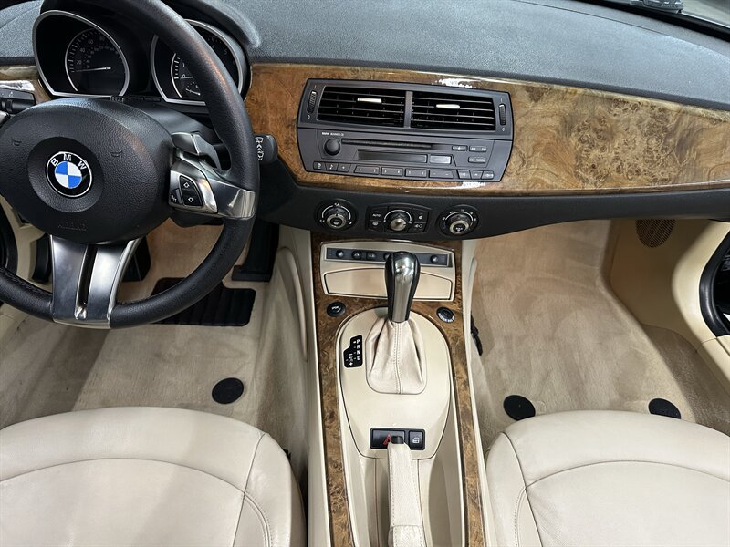 Used 2006 BMW Z4 3.0i RWD image 18