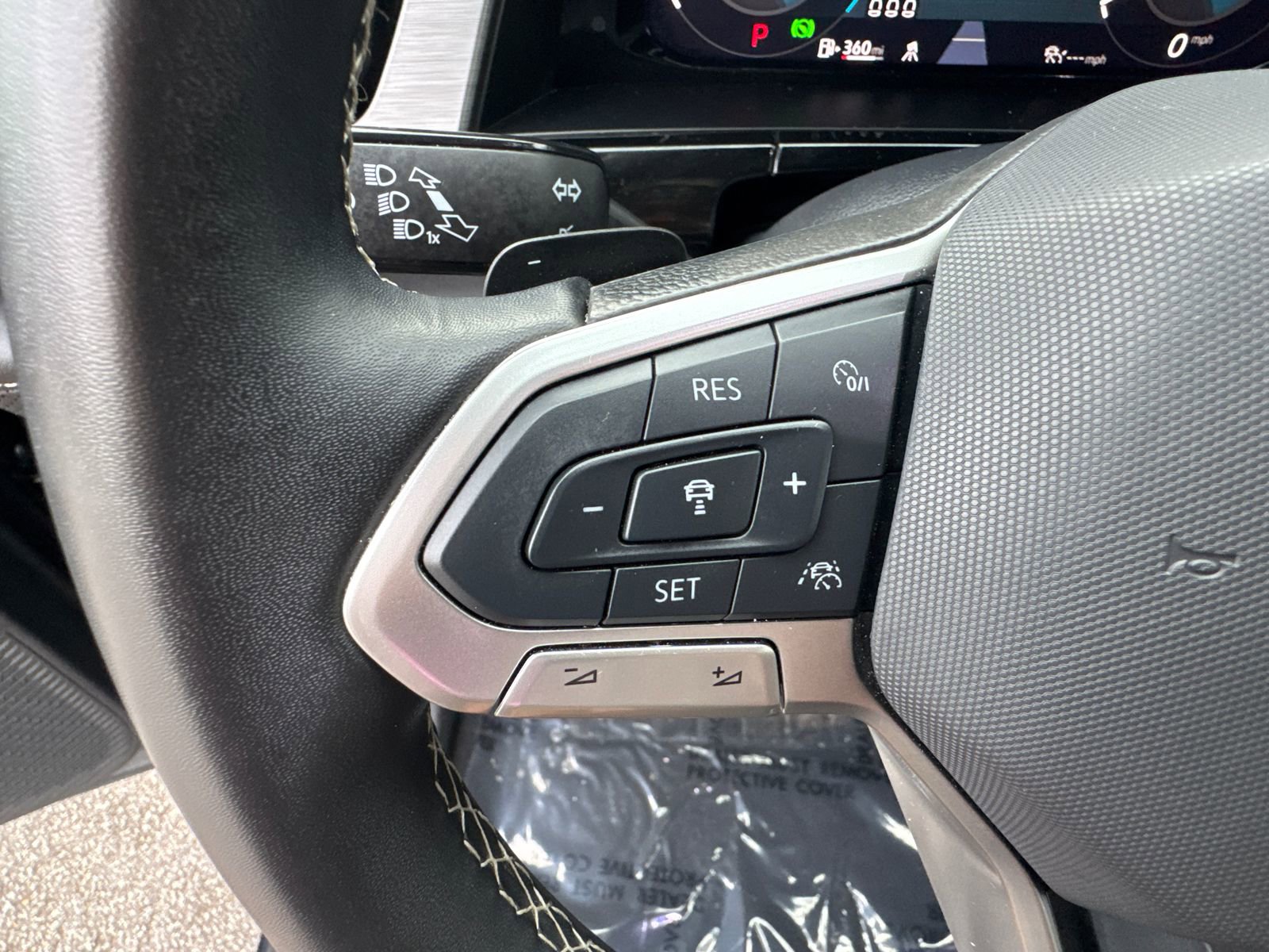 Used 2025 Volkswagen Atlas Cross Sport SE image 27