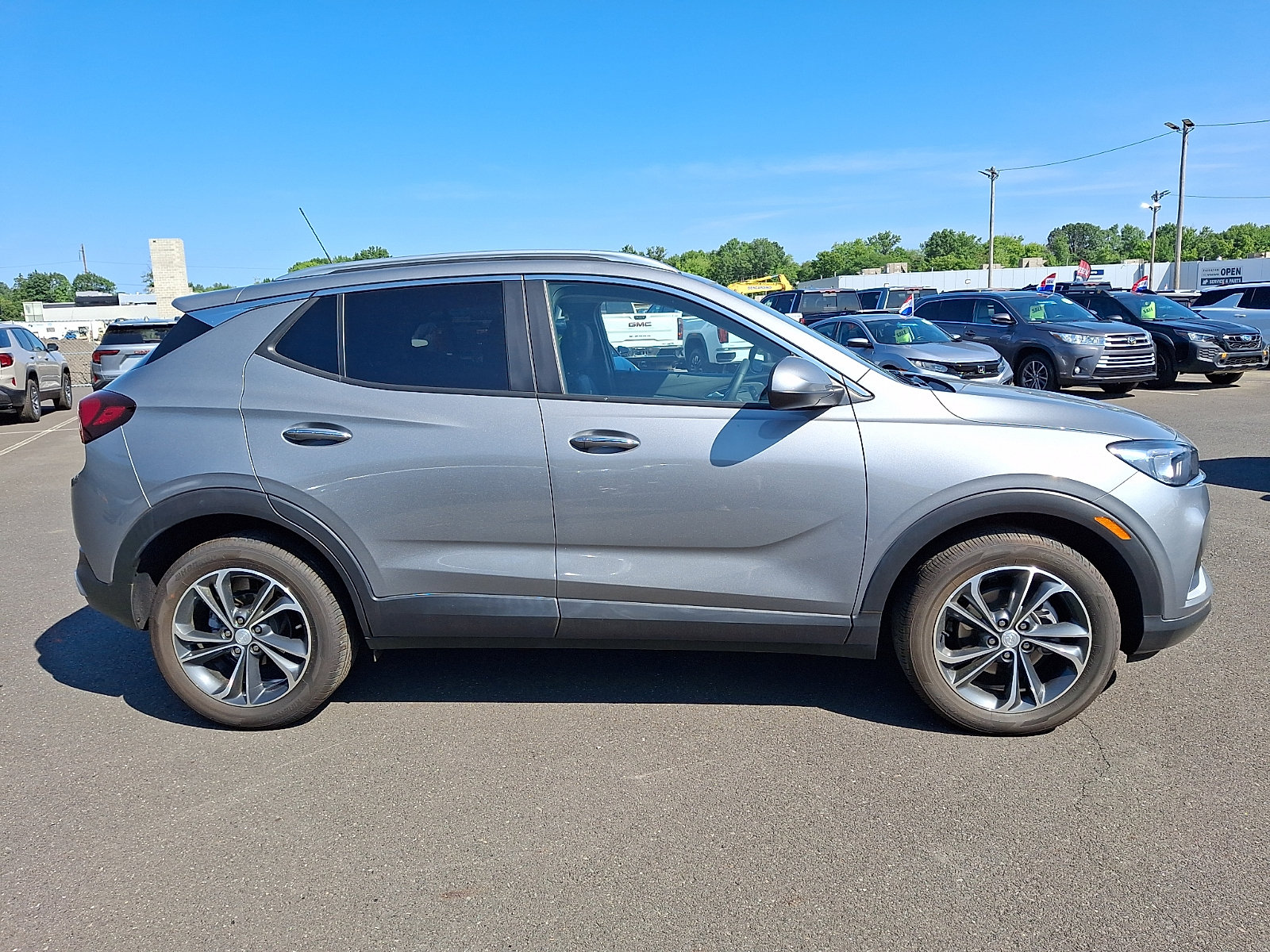 Used 2023 Buick Encore GX Select w/ Safety Package II FWD image 7