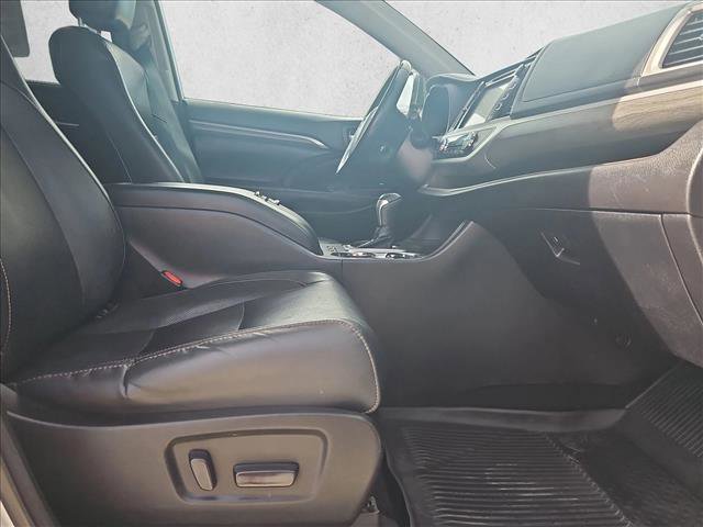 Used 2018 Toyota Highlander Limited w/ Protection Package #3 image 23