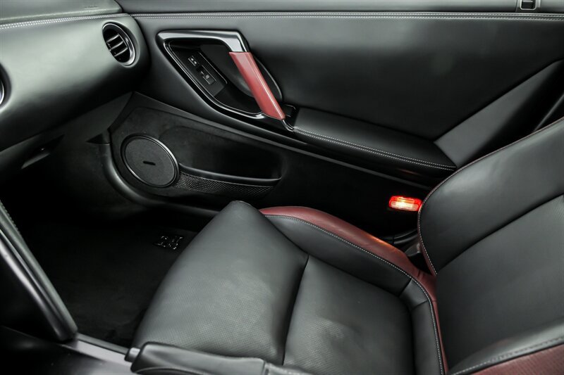 Used 2016 Nissan GT-R Black Edition AWD/4WD image 35