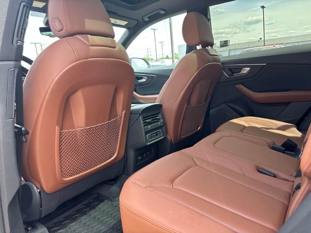 Used 2023 Audi Q8 Premium AWD/4WD image 24