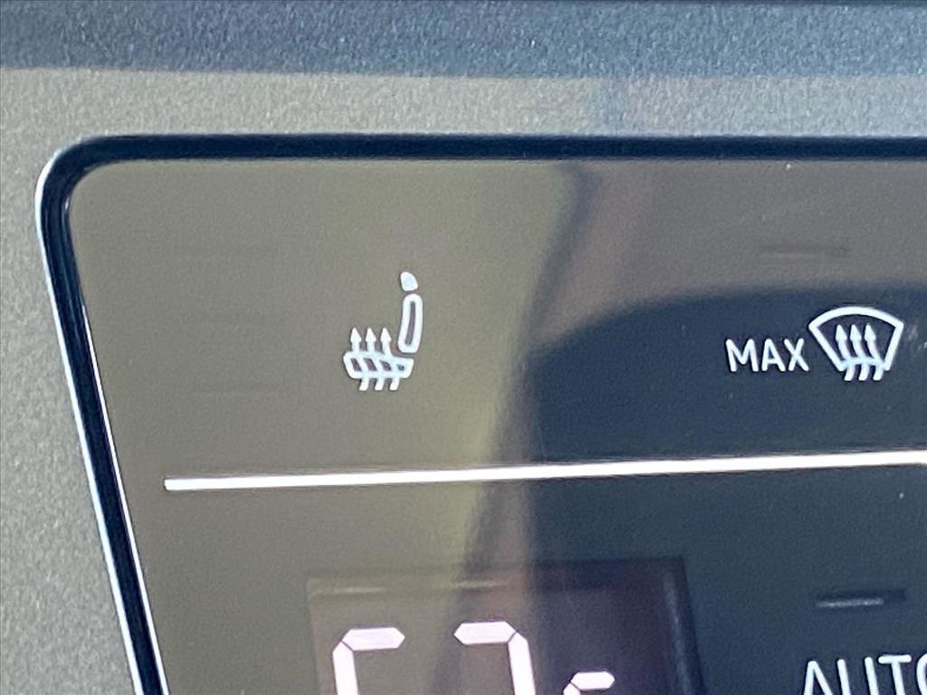 Certified 2022 Volkswagen Tiguan SE AWD/4WD image 17