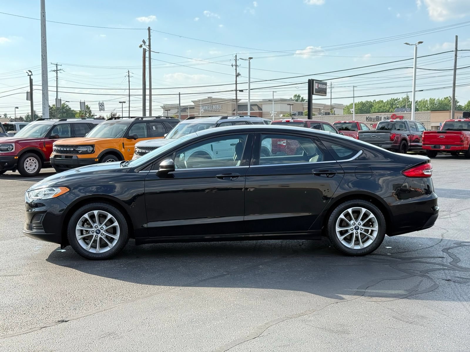 Used 2020 Ford Fusion SE FWD image 7