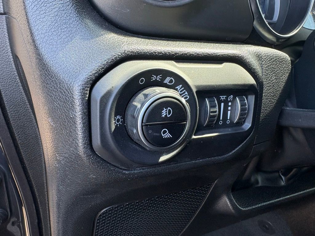 Used 2022 Jeep Gladiator Sport image 17