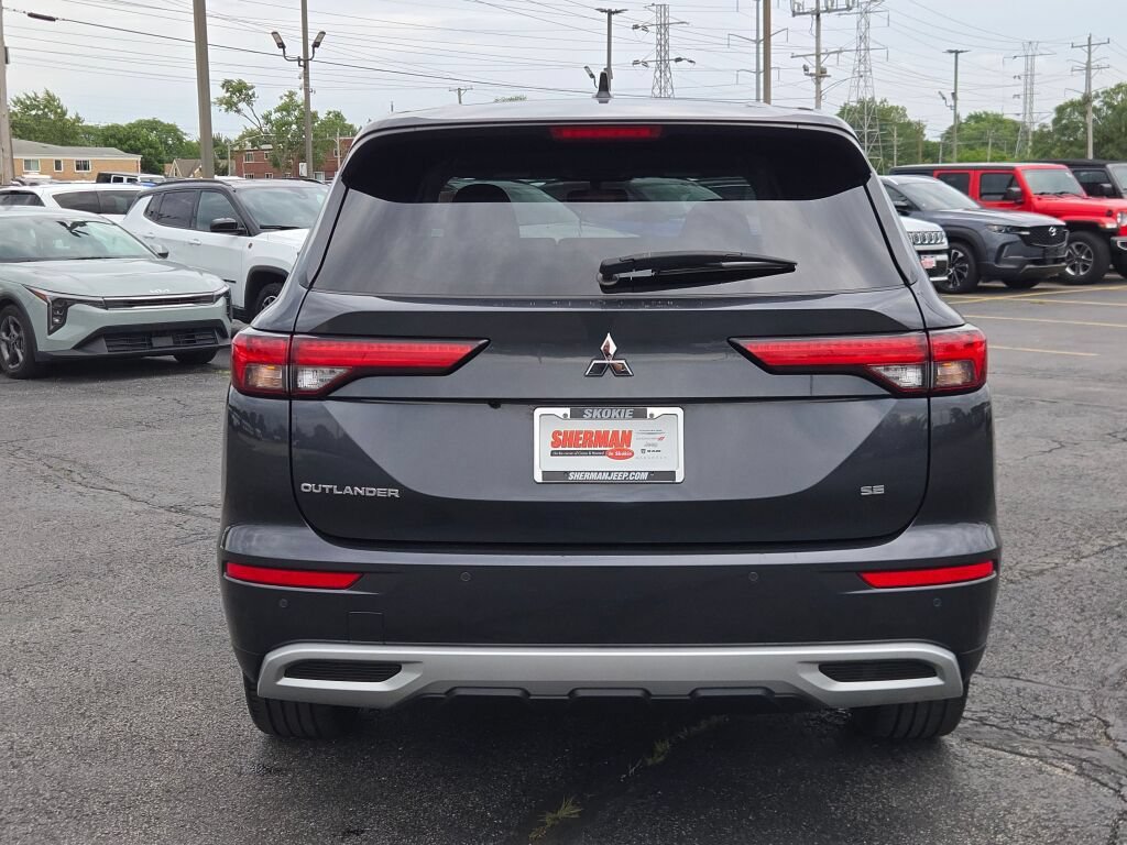 Used 2024 Mitsubishi Outlander SE AWD/4WD image 22