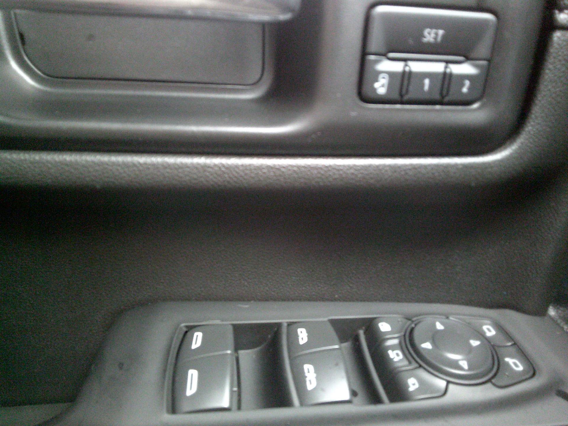 Used 2022 GMC Sierra 3500 Denali w/ Technology Package image 13