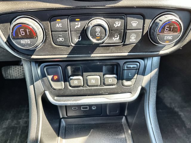 Used 2020 GMC Terrain SLE w/ Driver Convenience Package AWD/4WD image 17