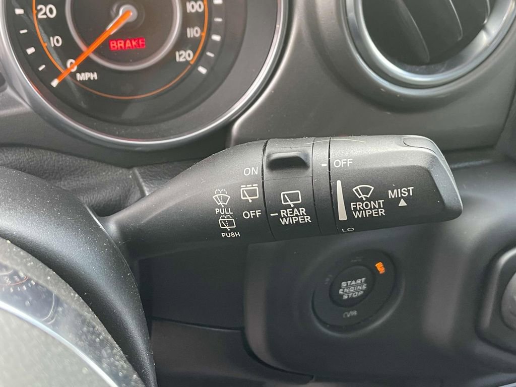 Used 2018 Jeep Wrangler Unlimited Sahara image 21