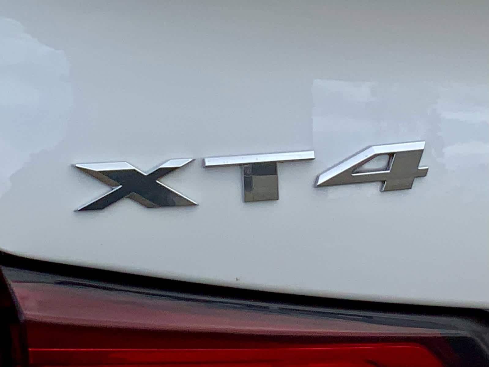 Used 2021 Cadillac XT4 Premium Luxury w/ Enhanced Visibility Package image 19
