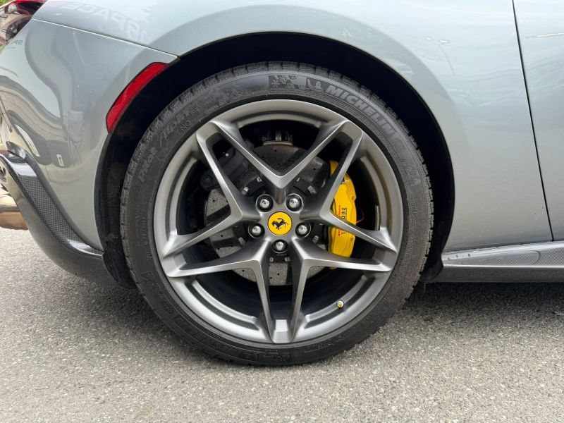 Used 2021 Ferrari Roma RWD image 9