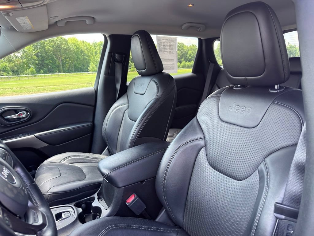 Used 2021 Jeep Cherokee Latitude Lux FWD image 27