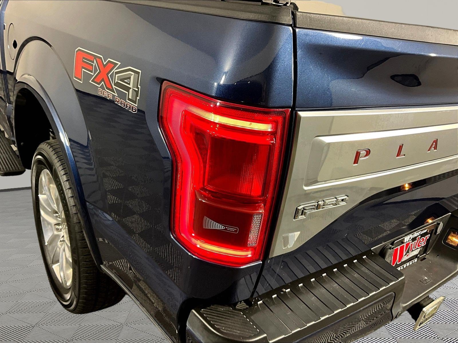 Used 2017 Ford F150 Platinum w/ Equipment Group 701A Luxury AWD/4WD image 24