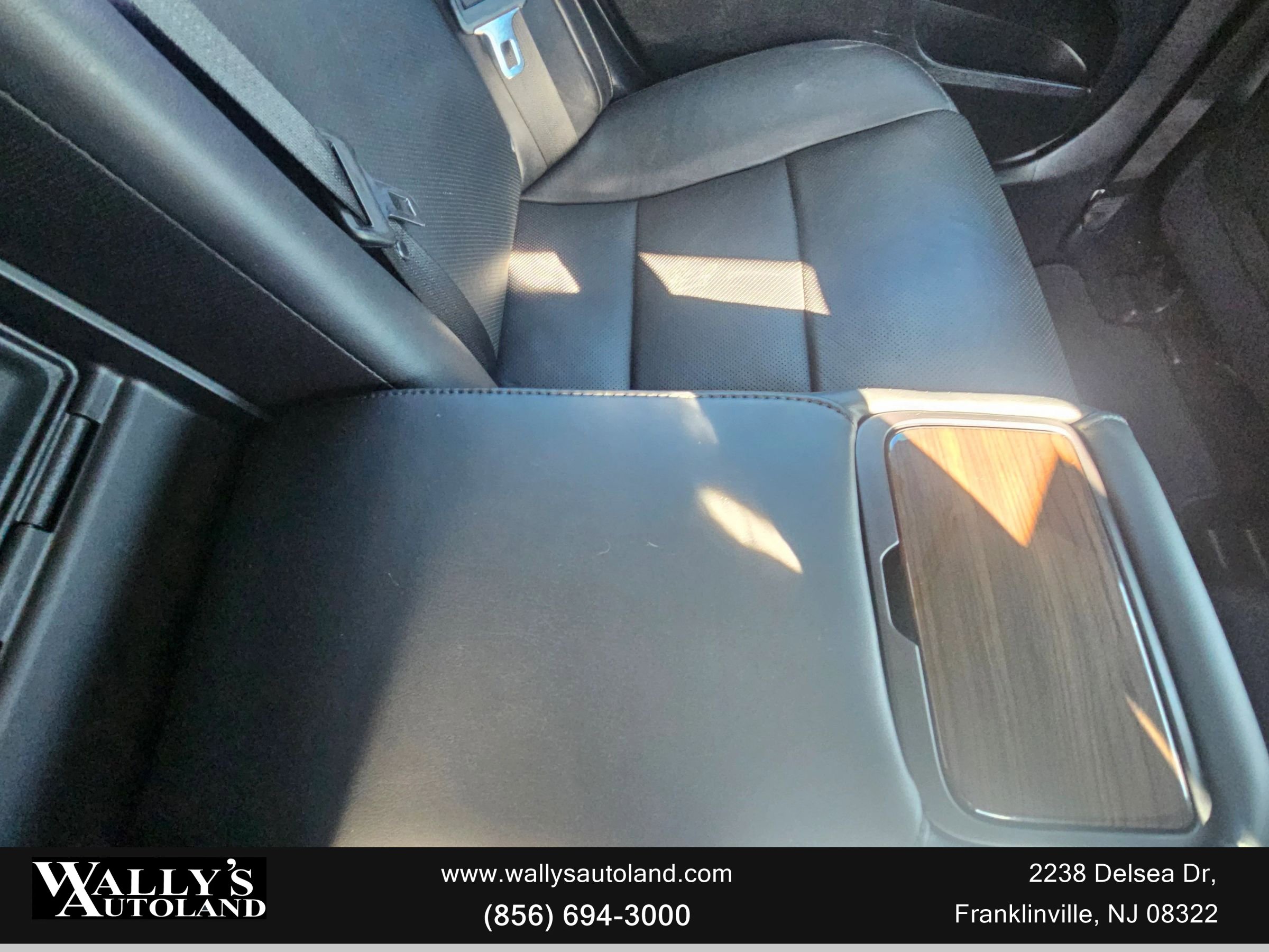 Used 2015 Toyota Avalon Limited FWD image 22