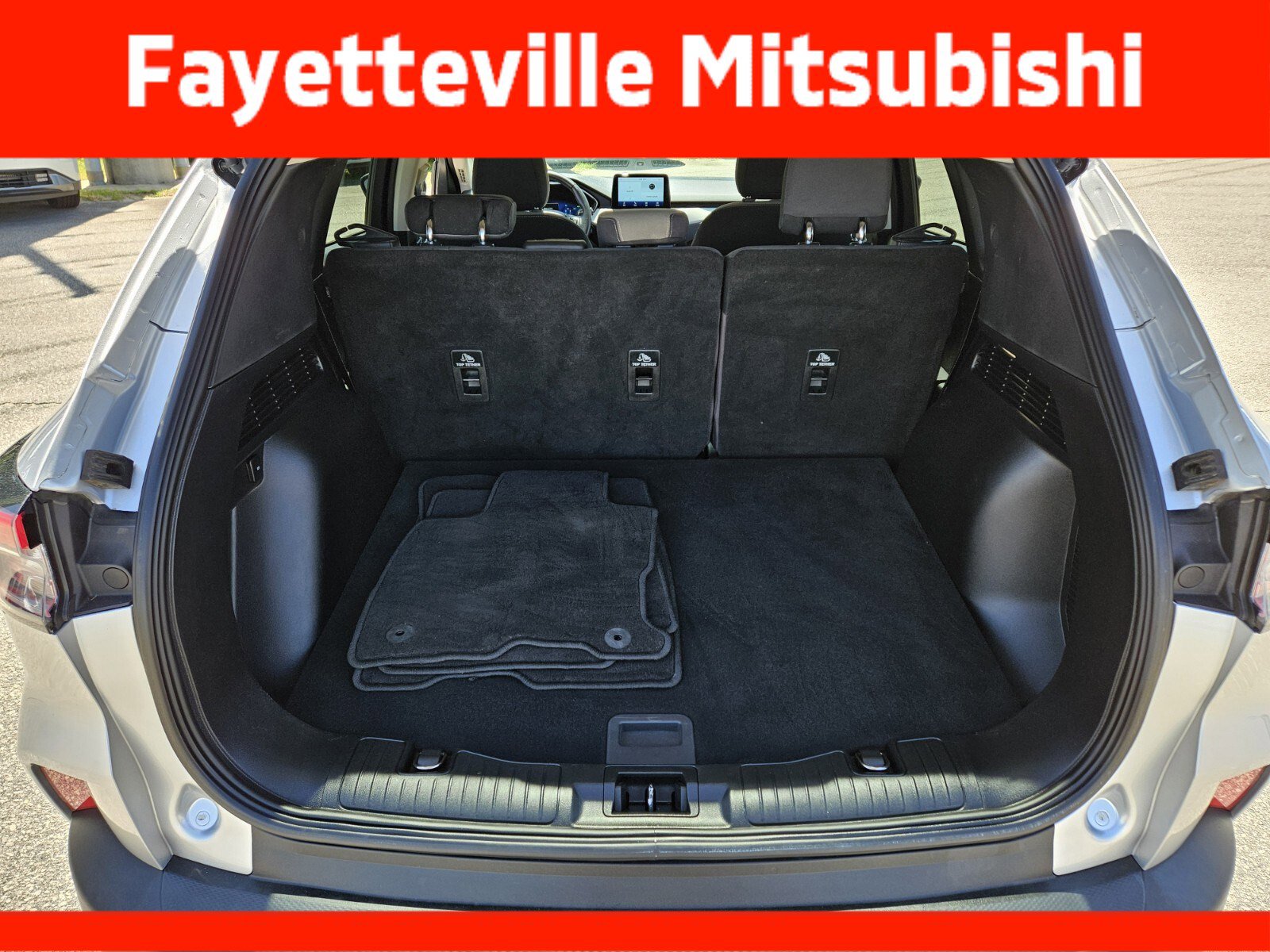Used 2020 Ford Escape SE Sport FWD image 18