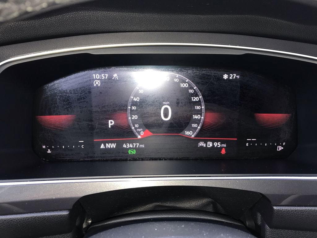 Used 2023 Volkswagen Tiguan SE R-Line image 15