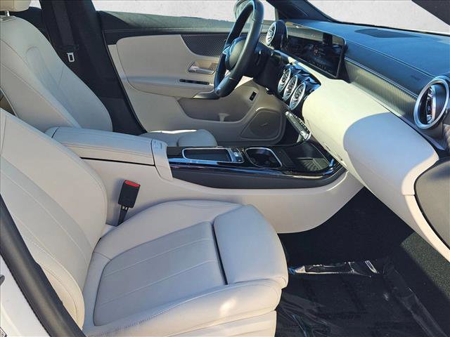 Used 2025 Mercedes-Benz CLA 250 4MATIC image 21
