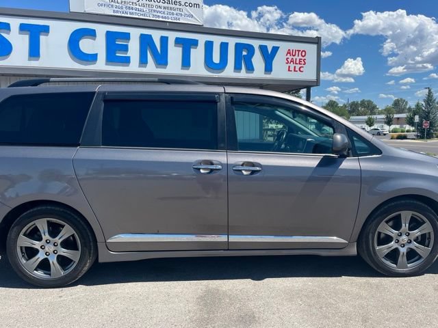 Used 2017 Toyota Sienna SE Premium FWD image 15