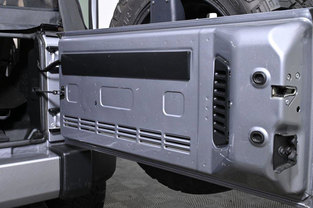 Used 2016 Jeep Wrangler Unlimited Sahara image 40