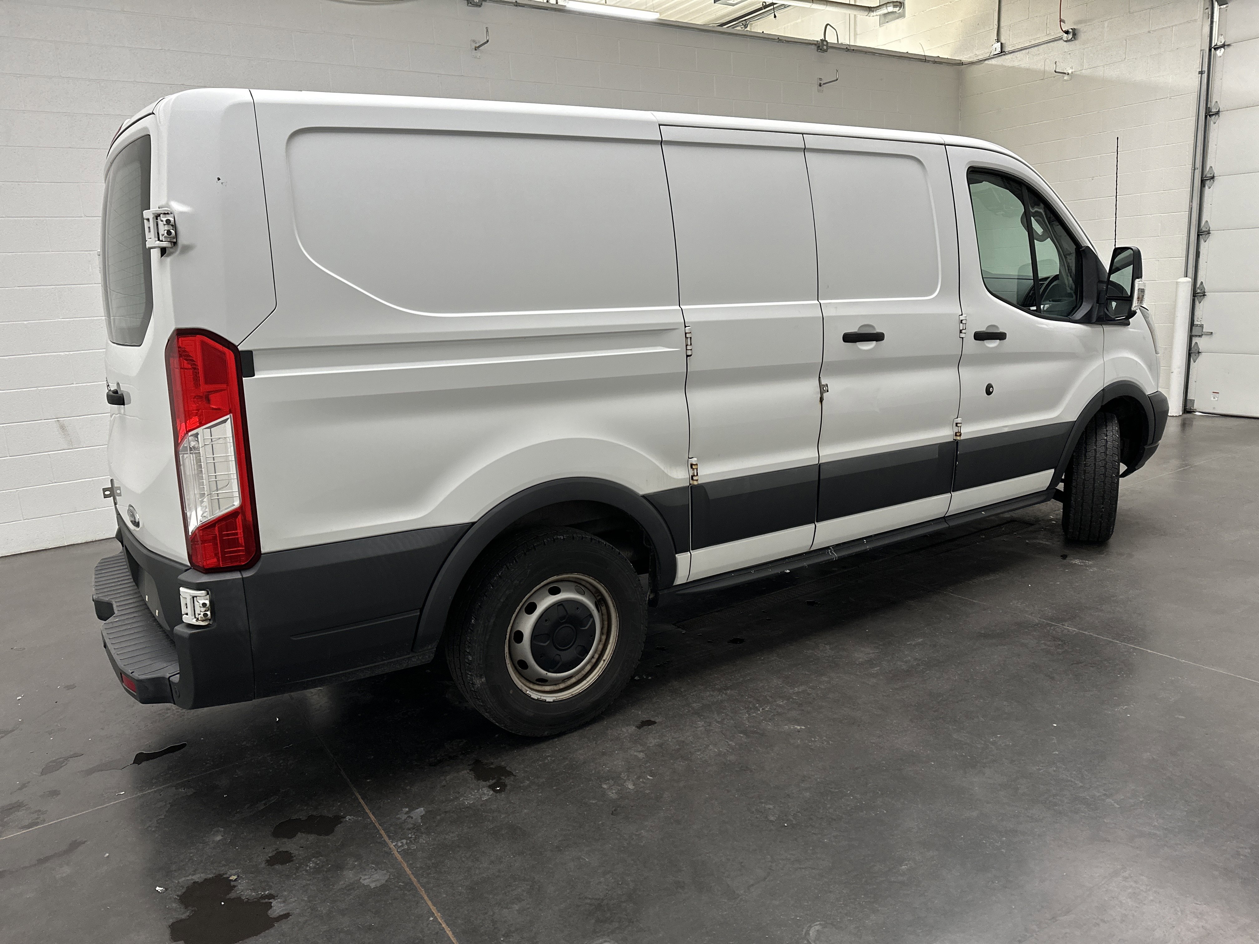 Used 2015 Ford Transit 150 130 Low Roof RWD image 8