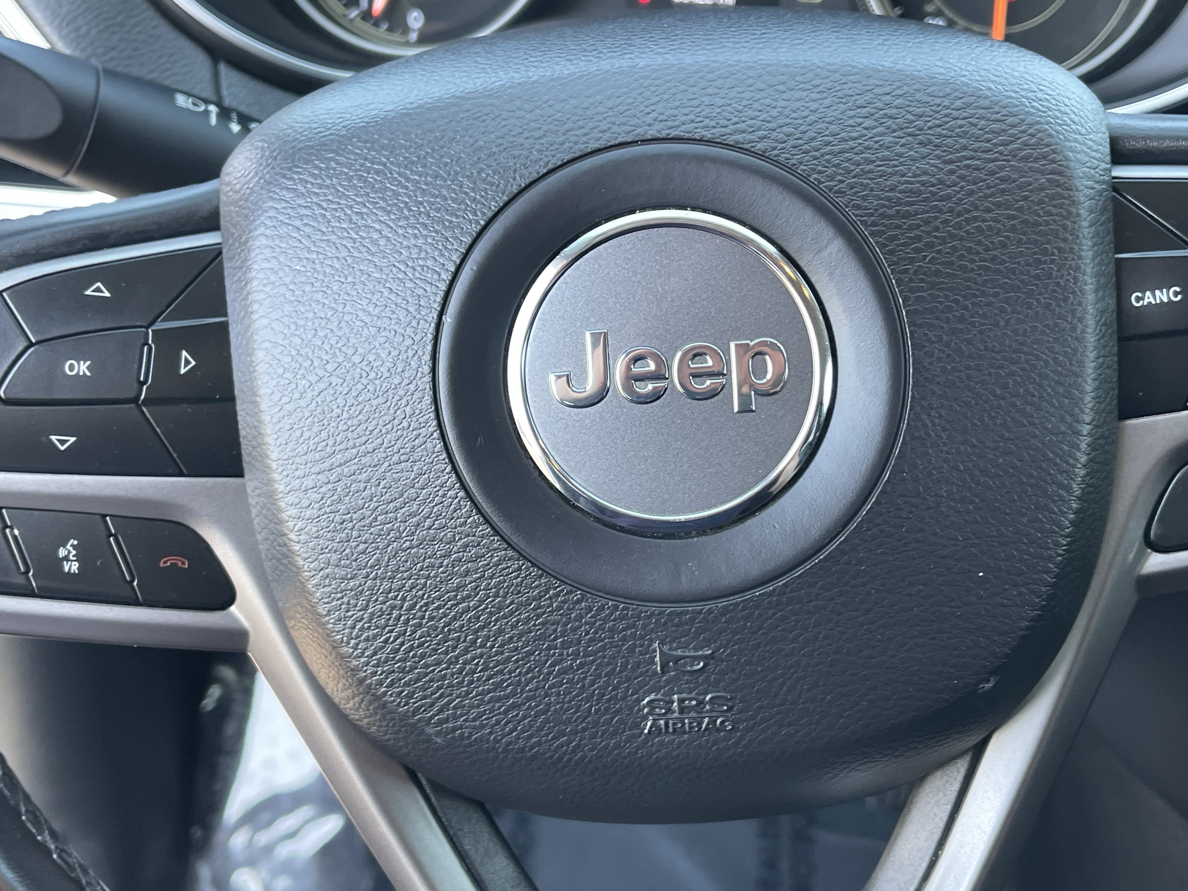 Used 2019 Jeep Cherokee Latitude Plus AWD/4WD image 20