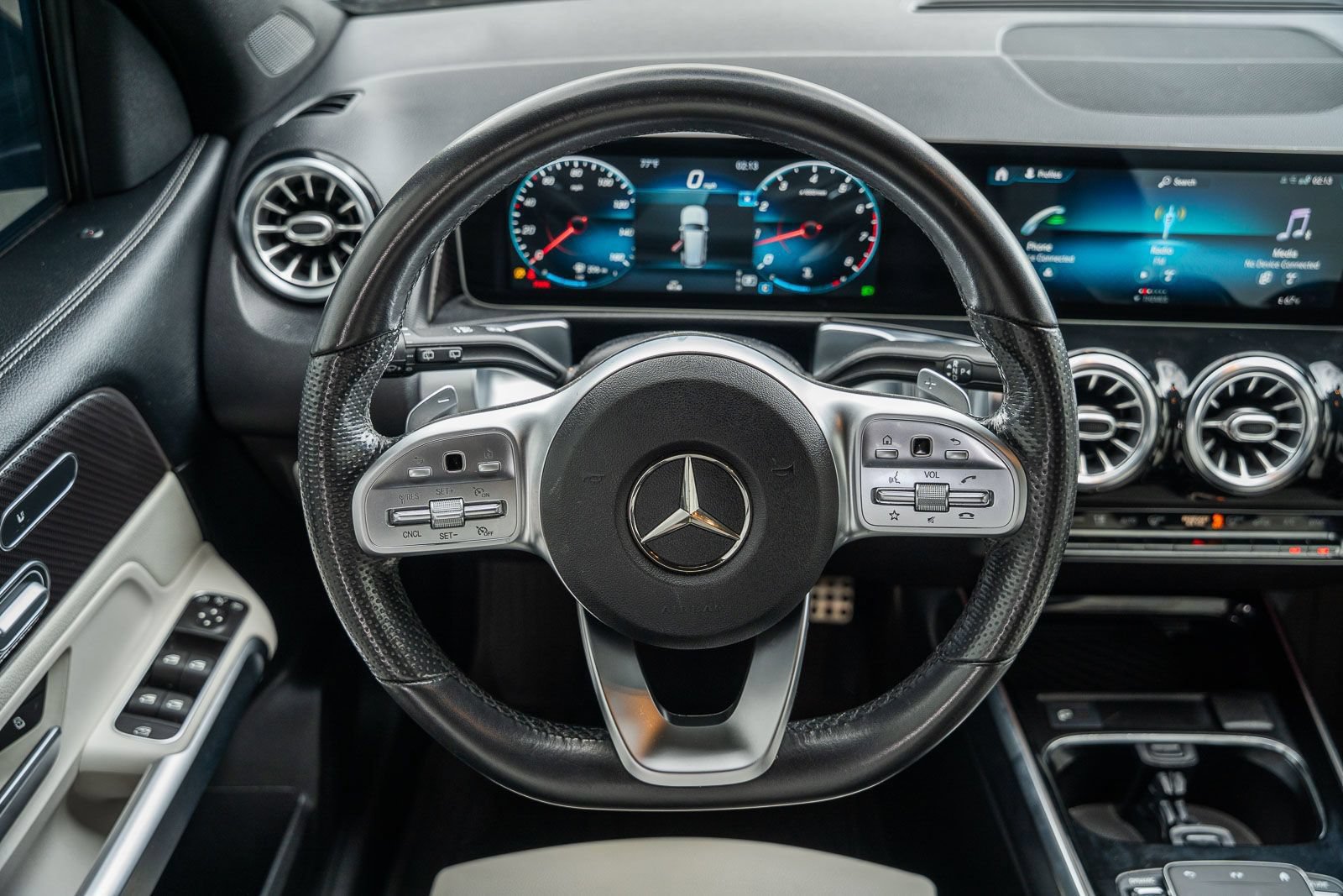 Used 2021 Mercedes-Benz GLB 250 4MATIC w/ AMG Line image 27