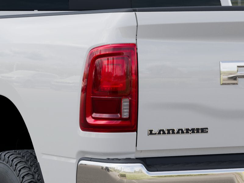 New 2026 RAM 2500 Laramie AWD/4WD image 9