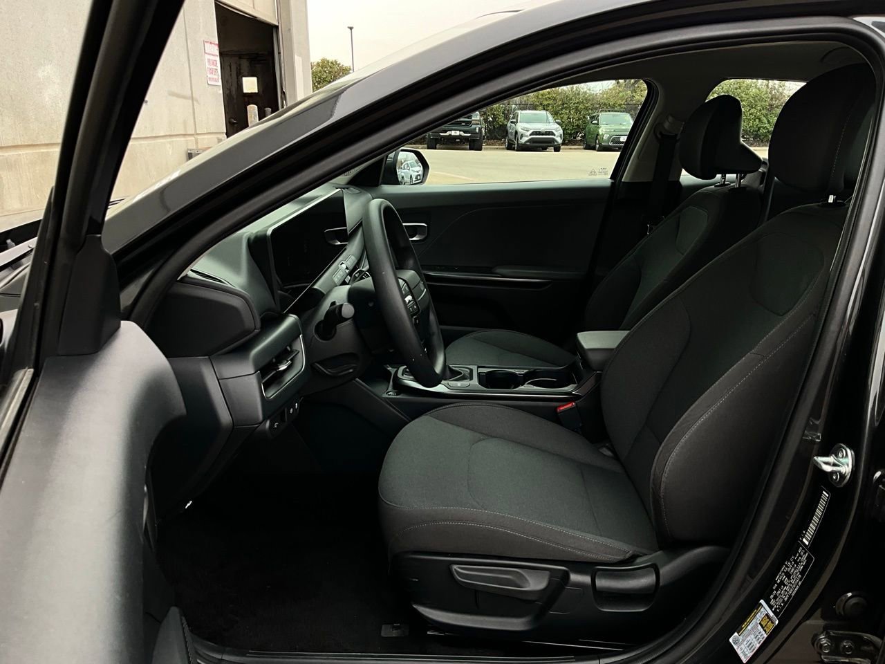 Used 2025 Kia K4 LXS image 10