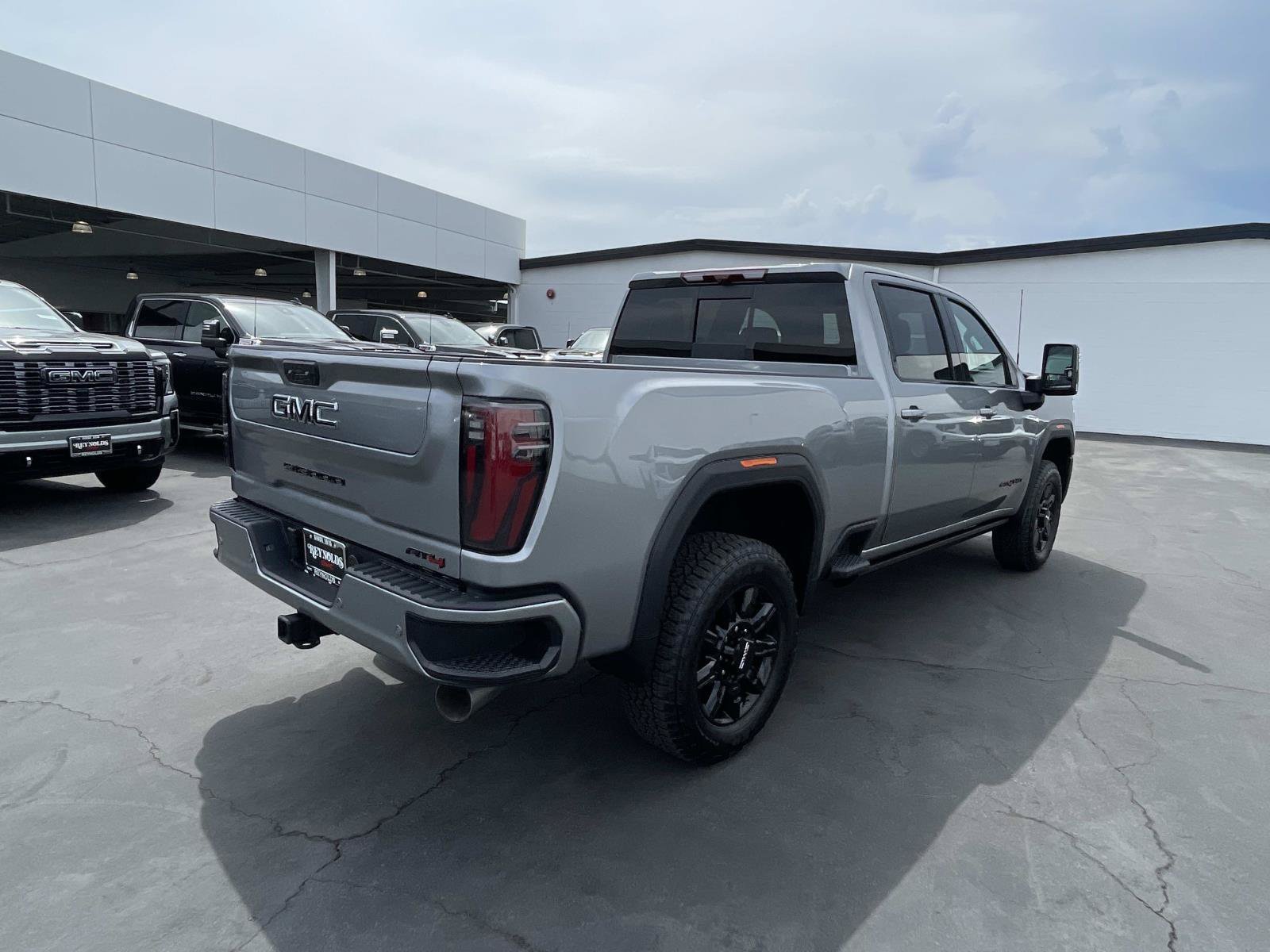 New 2026 GMC Sierra 2500 AT4 w/ AT4 Premium Plus Package AWD/4WD image 5