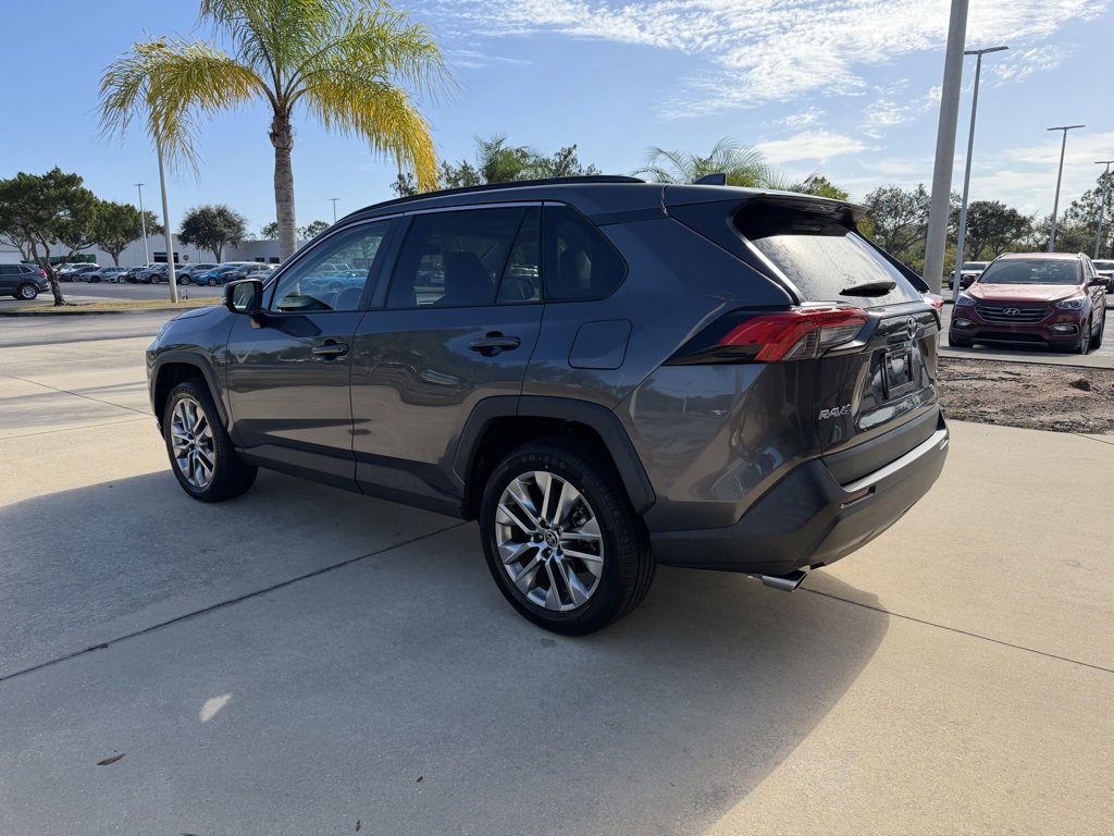 Used 2021 Toyota RAV4 XLE Premium image 6