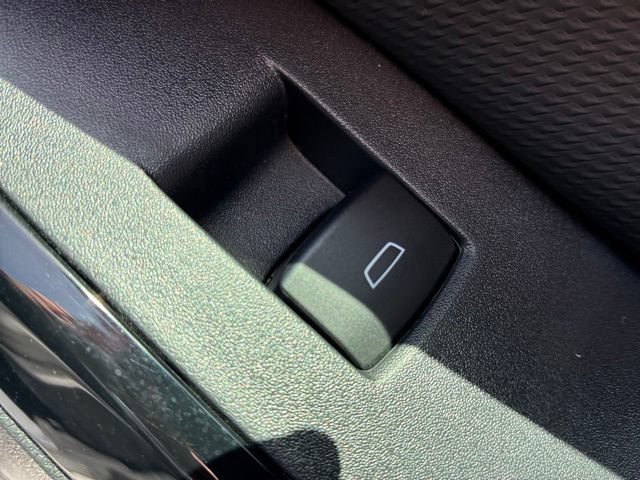 Used 2025 Chevrolet Equinox LT w/ Convenience Package II AWD/4WD image 25