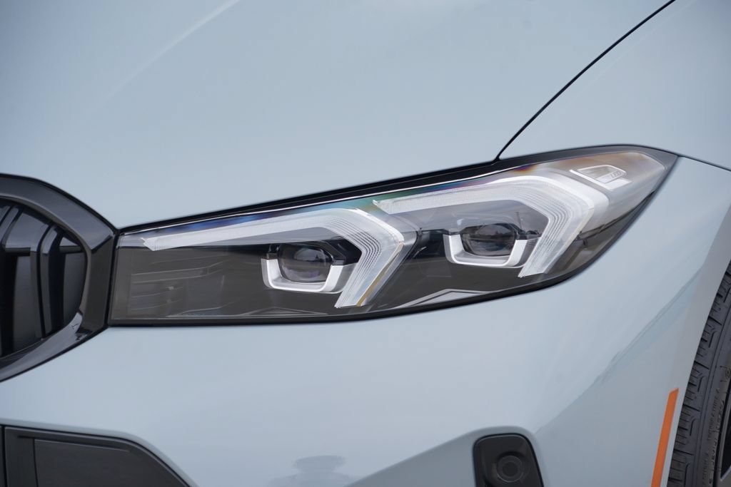 New 2026 BMW 330i xDrive Sedan AWD/4WD image 4