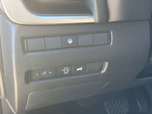 Used 2024 Nissan Rogue SV image 24