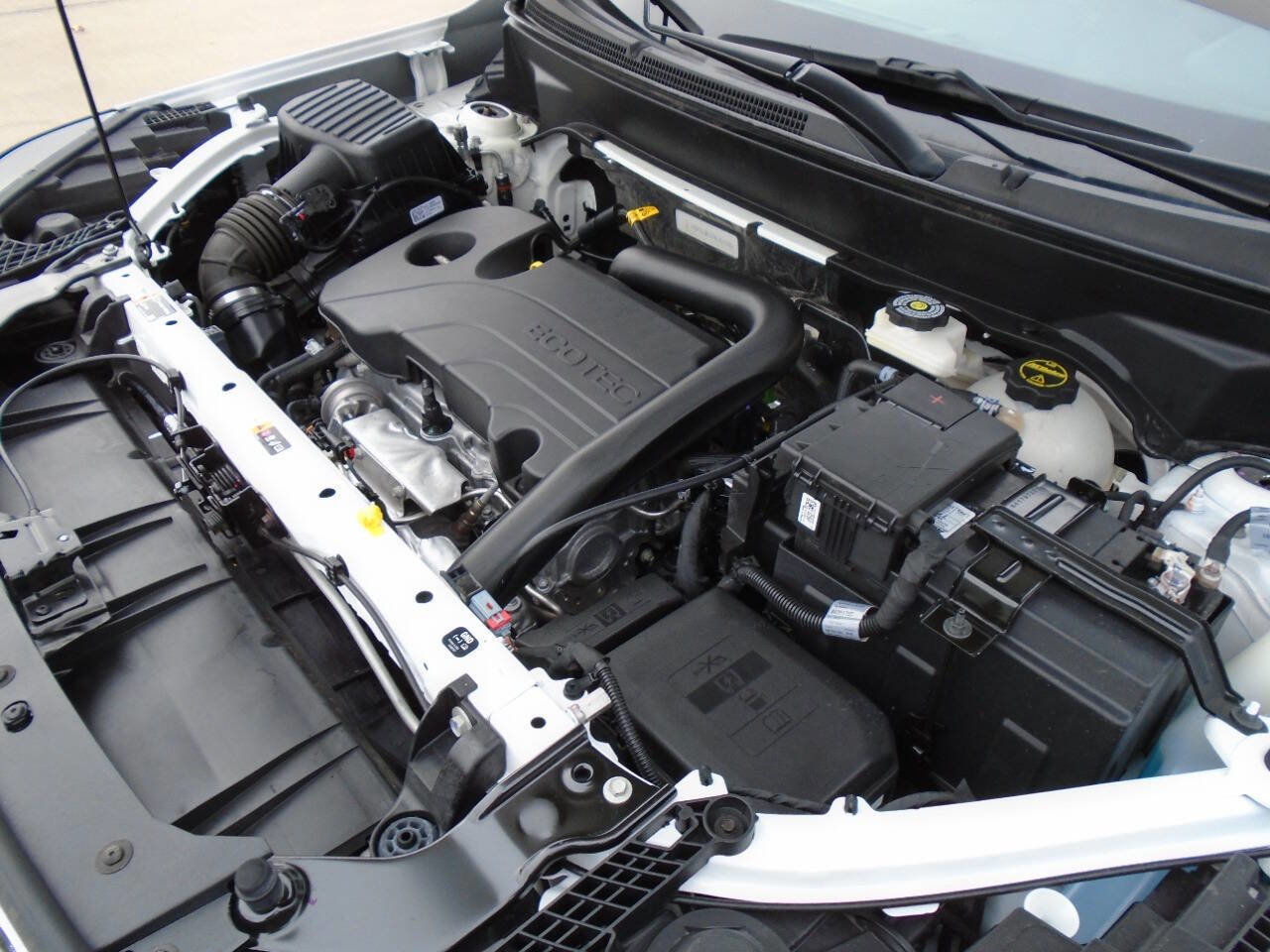 Used 2024 GMC Terrain SLE FWD image 19