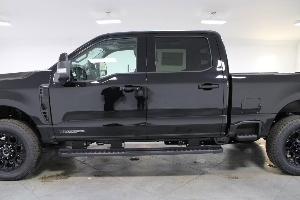 New 2026 Ford F250 Lariat w/ Black Appearance Package image 5