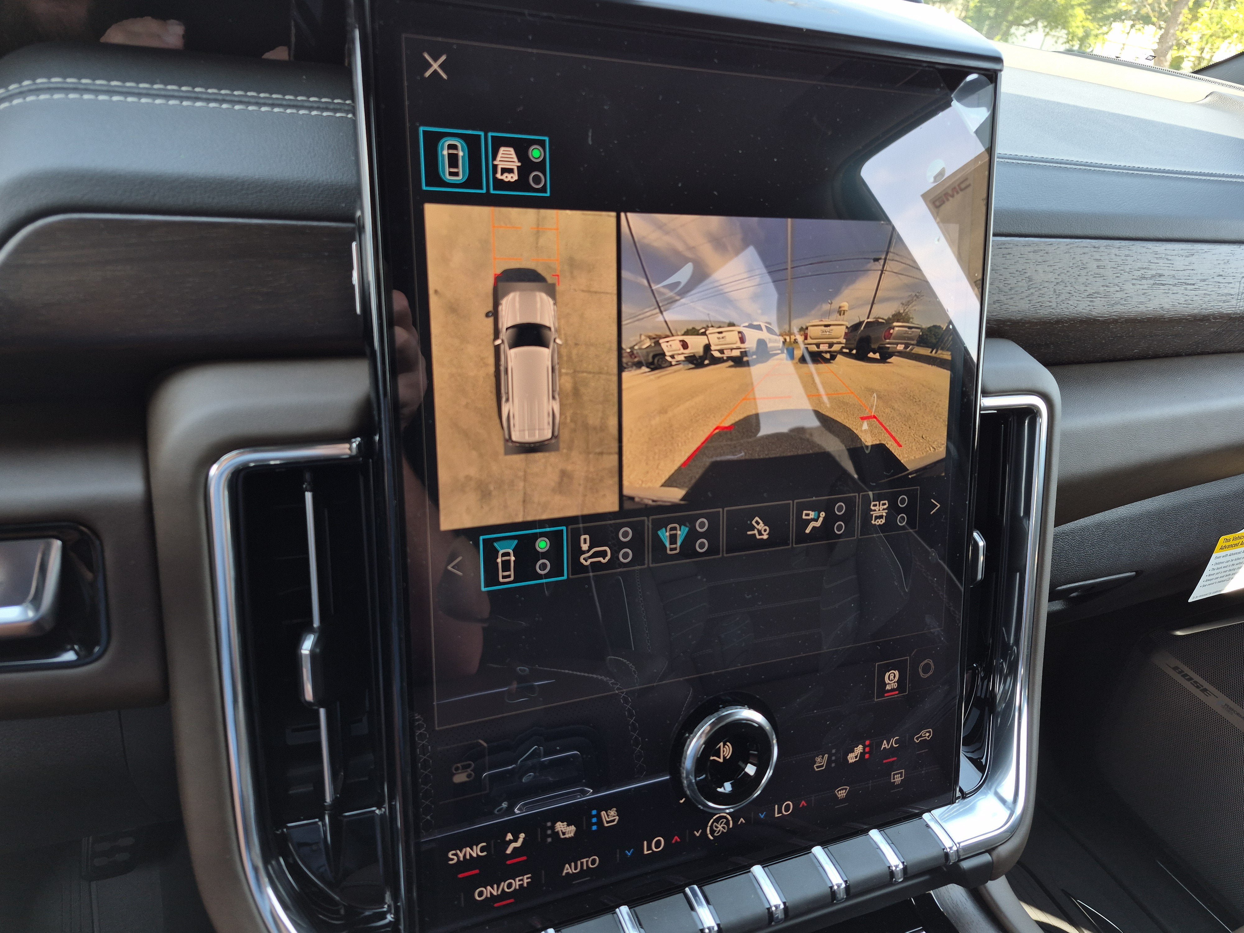 New 2026 GMC Yukon Denali Ultimate AWD/4WD image 18