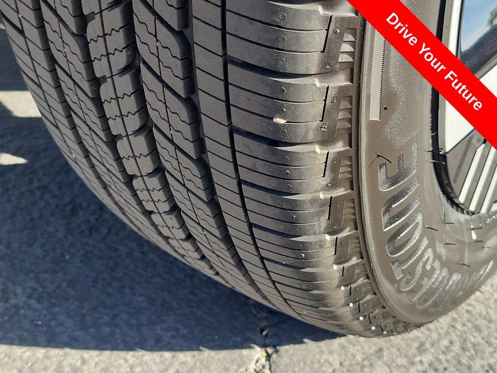 Used 2025 Nissan Kicks SV FWD image 26