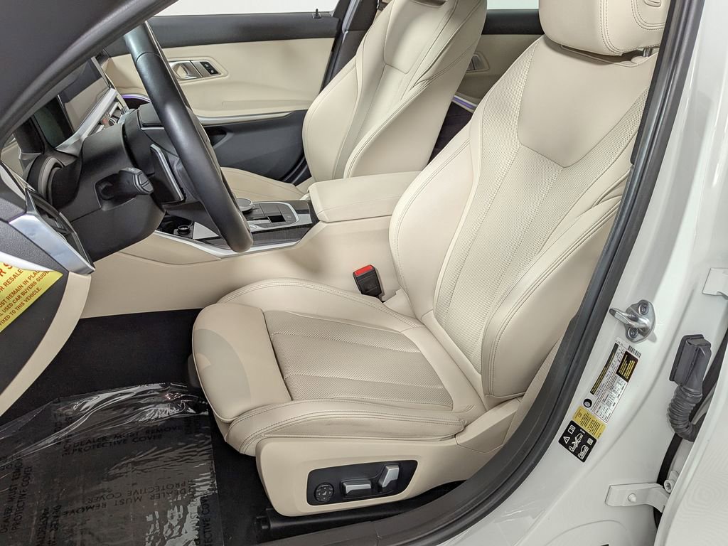 Certified 2022 BMW 330i xDrive Sedan w/ Premium Package 2 AWD/4WD image 18
