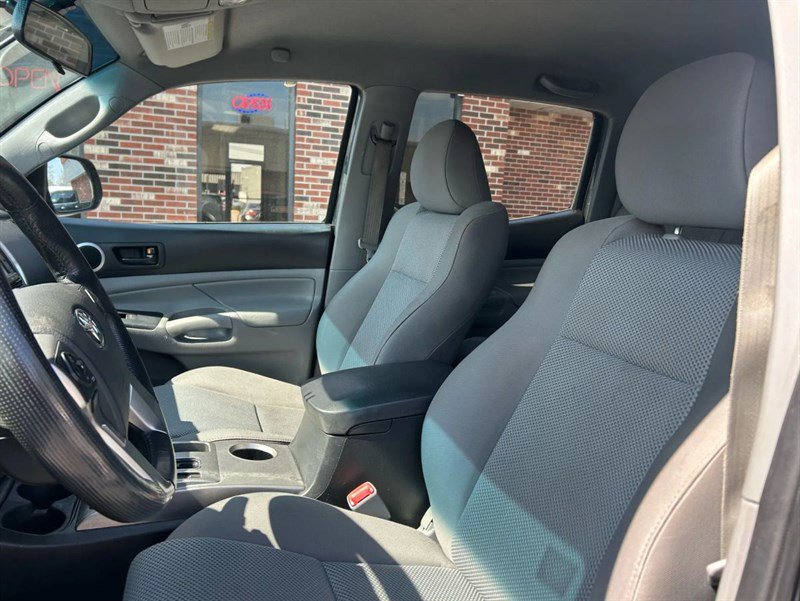 Used 2014 Toyota Tacoma 4x4 Double Cab w/ TRD Sport Package image 21