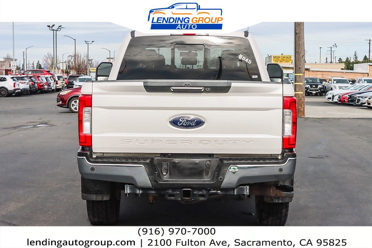 Used 2017 Ford F250 Lariat w/ Chrome Package image 3
