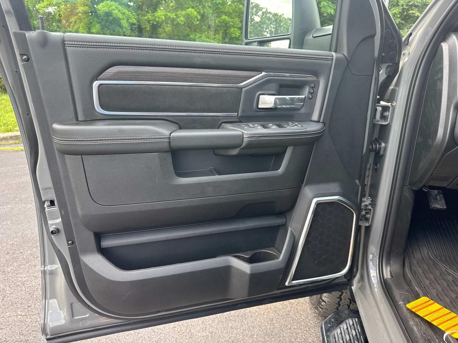 New 2026 RAM 2500 Laramie w/ Night Edition AWD/4WD image 25