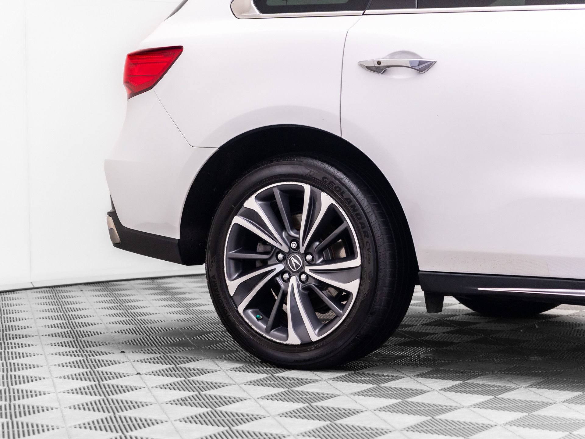 Used 2020 Acura MDX SH-AWD w/ Technology Package image 36