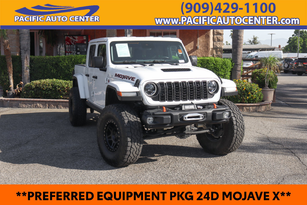 Used 2024 Jeep Gladiator Mojave AWD/4WD image 1
