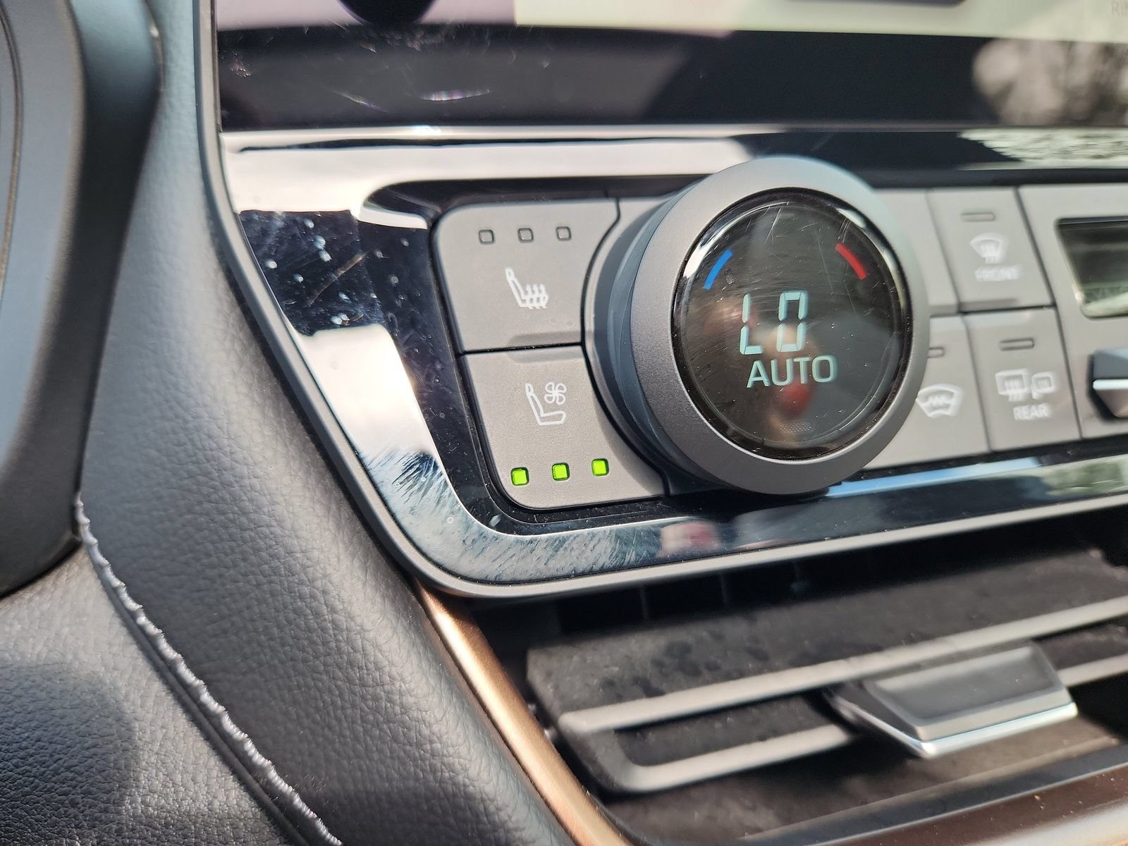 Used 2025 Toyota Grand Highlander AWD Hybrid image 24