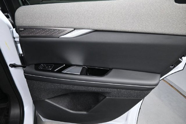 New 2026 Cadillac Optiq Sport 1 w/ LPO, Floor Liner Package AWD/4WD image 20