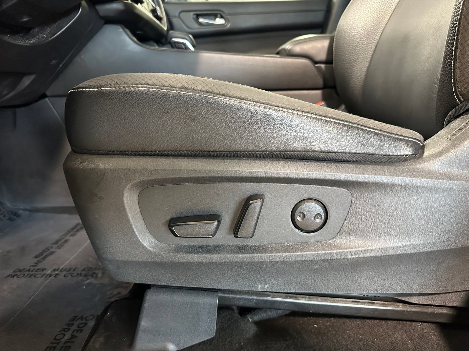 Used 2024 Nissan Pathfinder SL w/ SL Premium Package FWD image 14