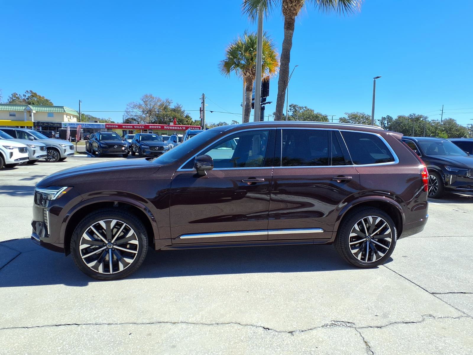 New 2026 Volvo XC90 B5 Core w/ Protection Package Premier image 4