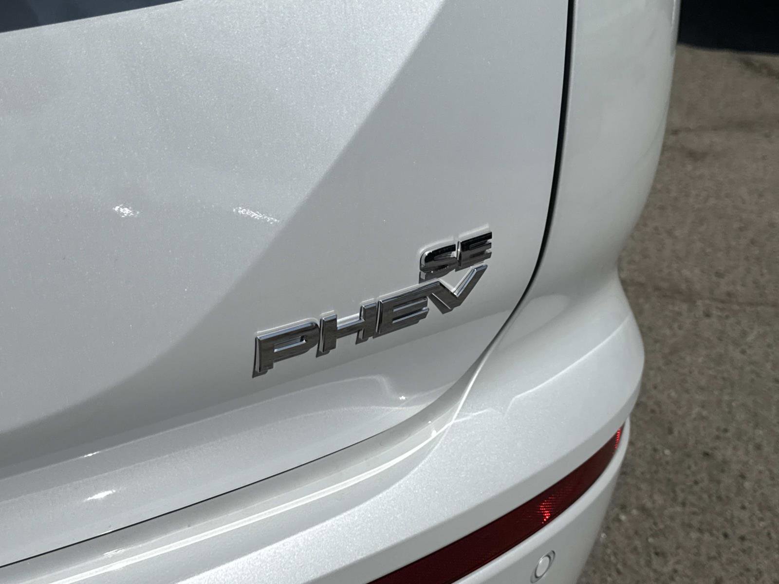 New 2025 Mitsubishi Outlander 4WD Plug-In Hybrid image 6